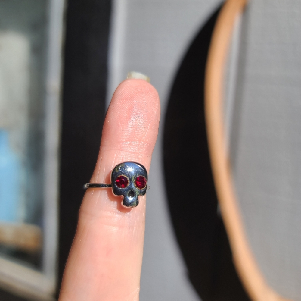 Sterling ruby skull ring sz5.5 - Picture 3 of 8